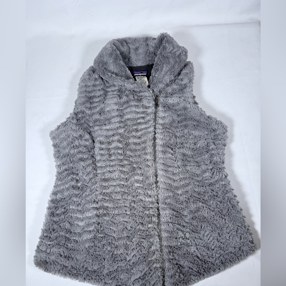 PATAGONIA Gray Pelage Faux Fur Sleeveless Asymmetrical Zip Vest SIZE Large cozy